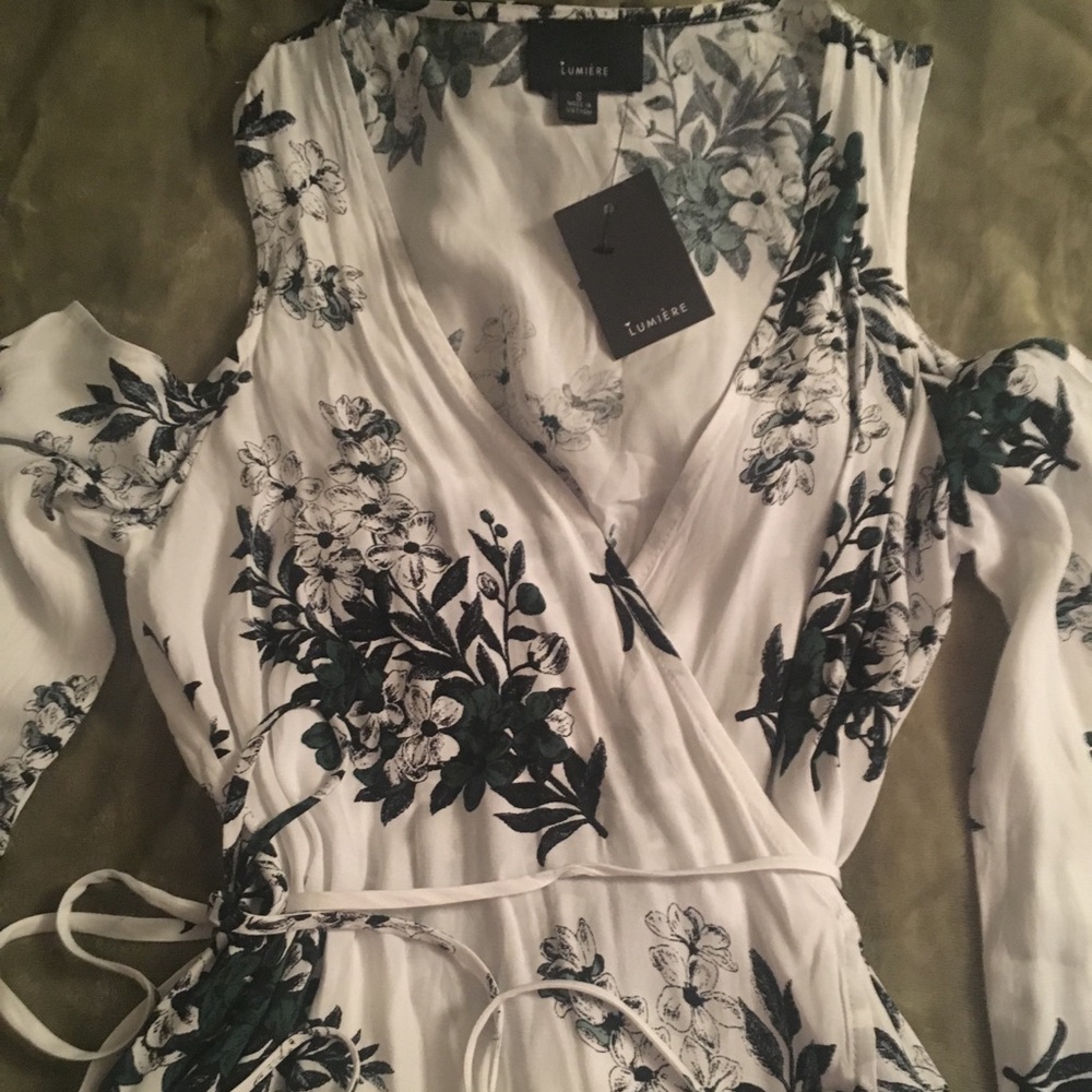 Floral Cold Shoulder Wrap blouse